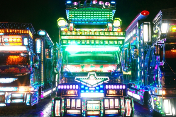 Photograph Roger Snider Dekotora Night 2 on One Eyeland